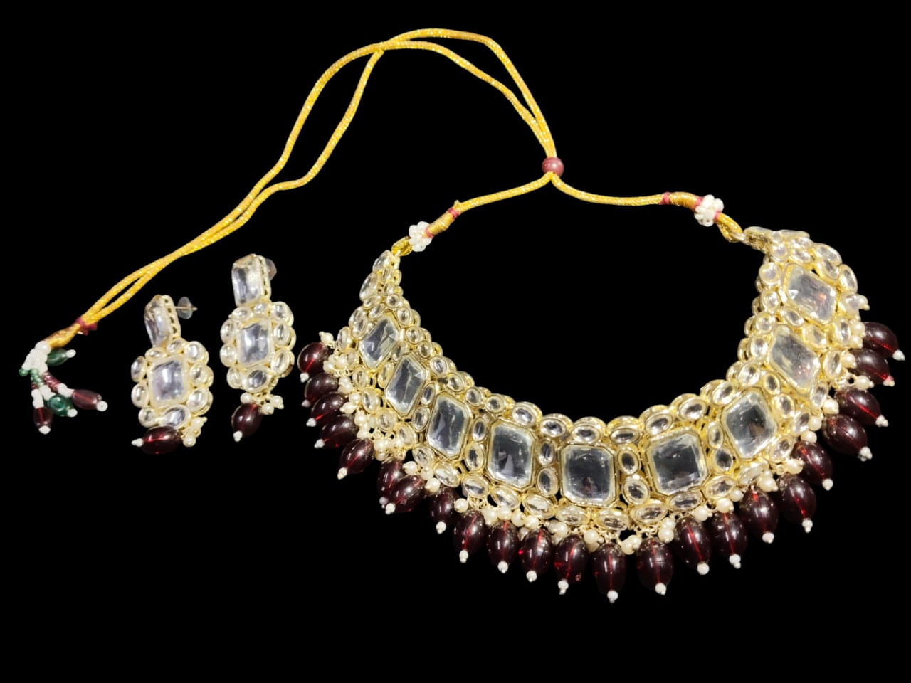 Square Graceful Kundan Maroon Jewel Set