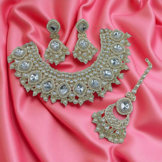 Charming Choker Necklace (white)