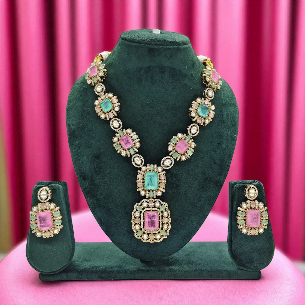 Stylish Stone Necklace Set
