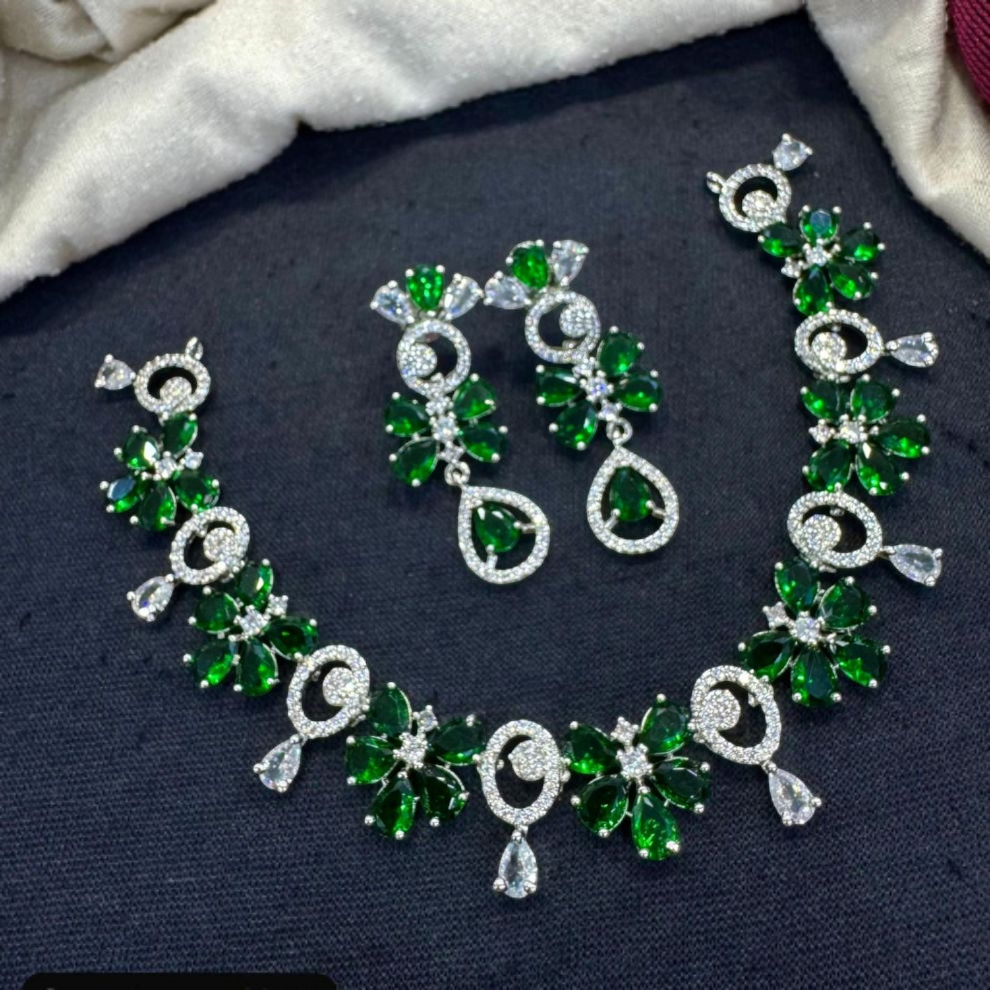 Sparkling Floral AD Necklace Set with Earrings