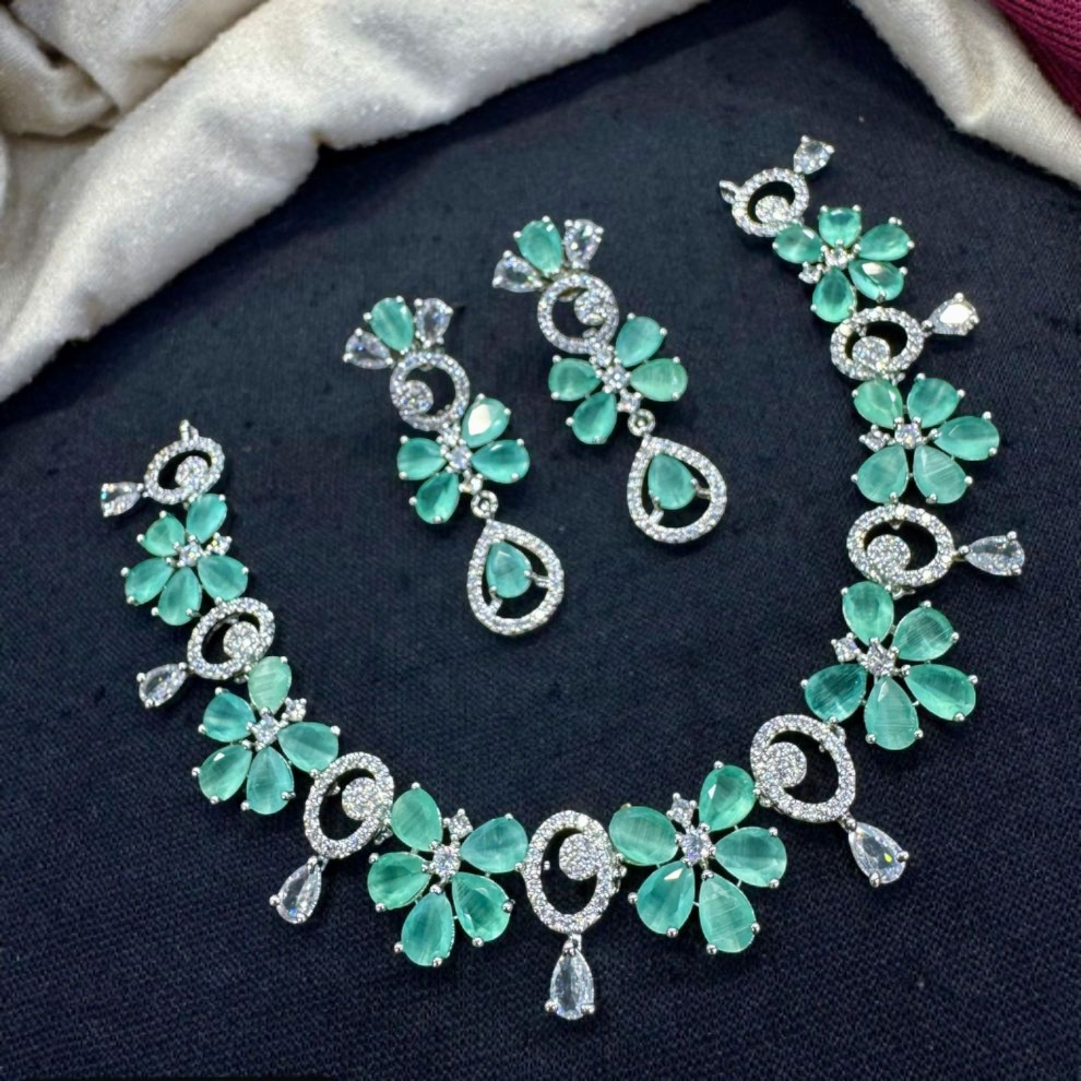 Sparkling Floral AD Necklace Set with Earrings