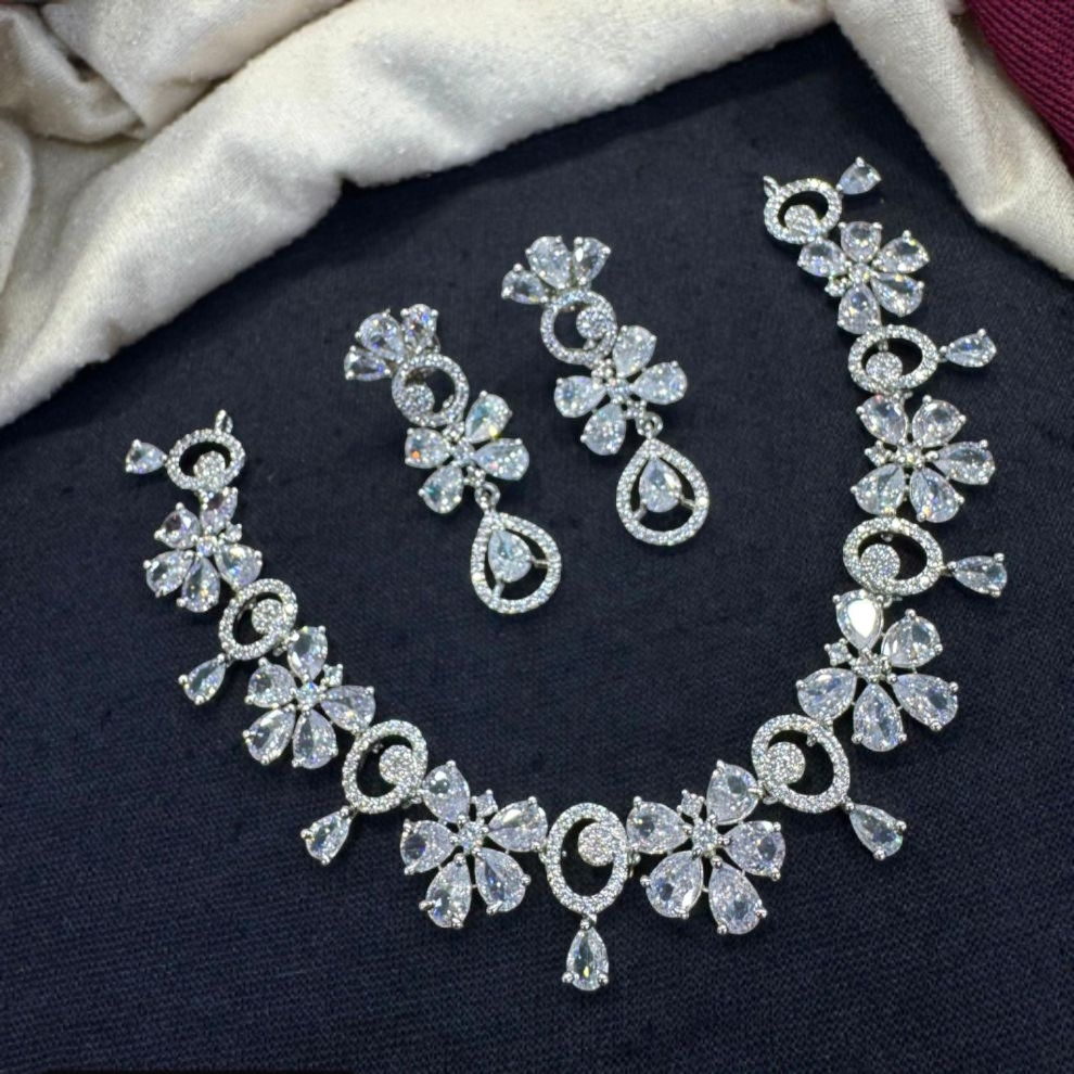 Sparkling Floral AD Necklace Set with Earrings