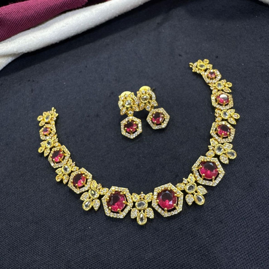 Royal Style Necklace Set with Detailed Stonework